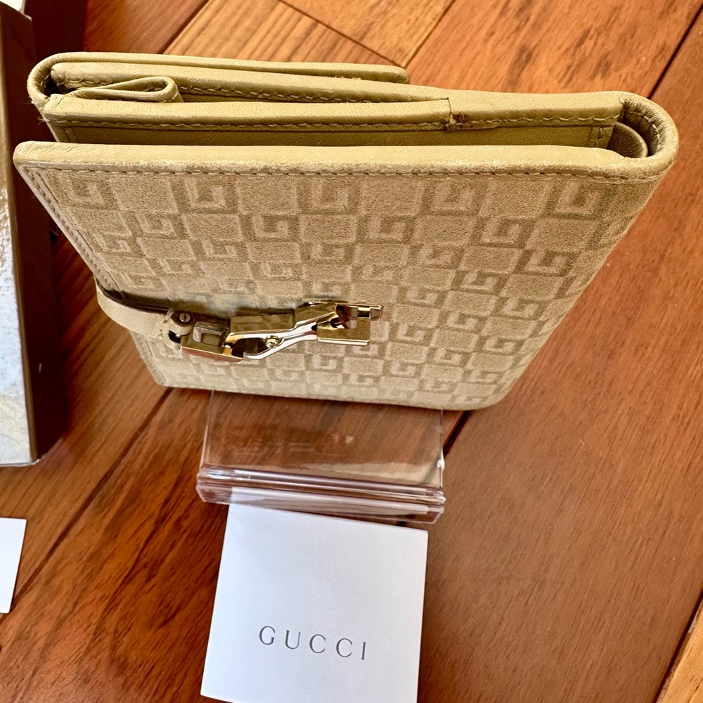 Gucci Vintage Tan Monogram Suede and Leather Bifold Wallet - Picture 8 of 16